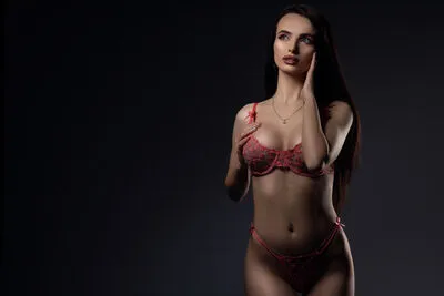 Live sex webcam photo for LaylaWood #290125909