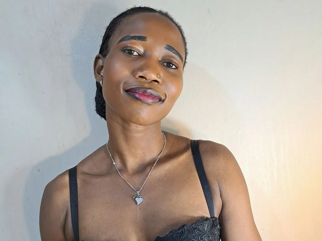 Live sex webcam photo for LeelaJames #276929273