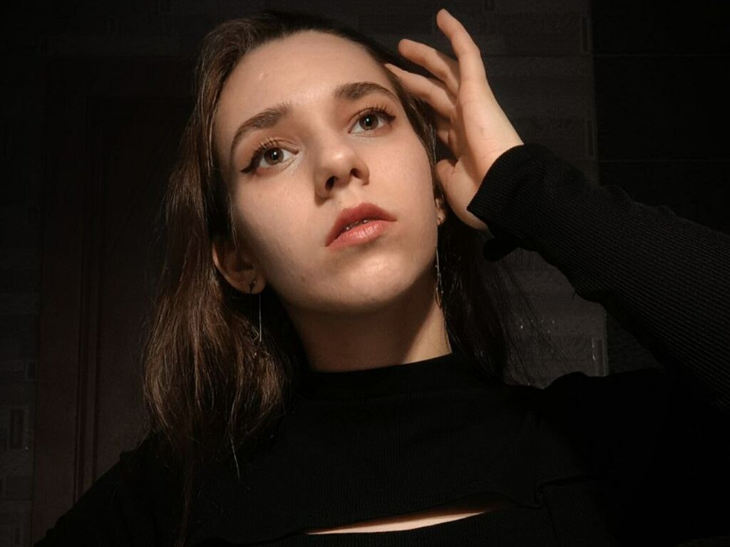 Live sex webcam photo for LeilaGlasco #277945621