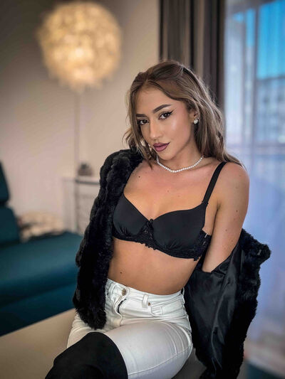 Live sex webcam photo for LesleyRed #290120494