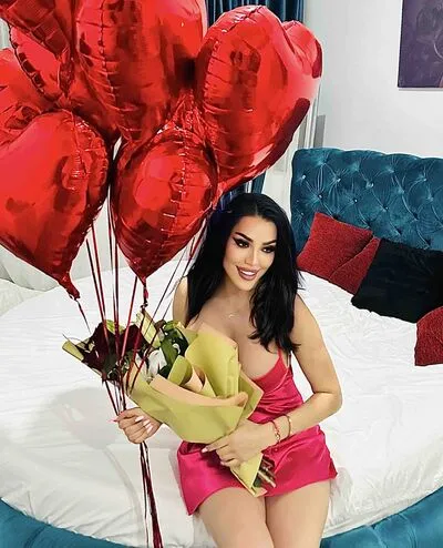 Live sex webcam photo for LeticiaLoren #290160723