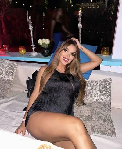 Live sex webcam photo for LeticiaLoren #290160729