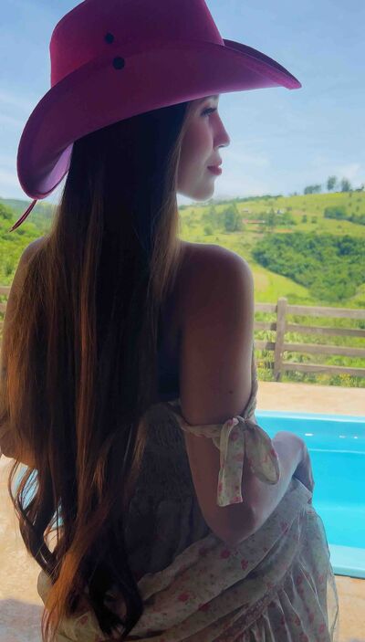 Live sex webcam photo for LeynaBell #290136401