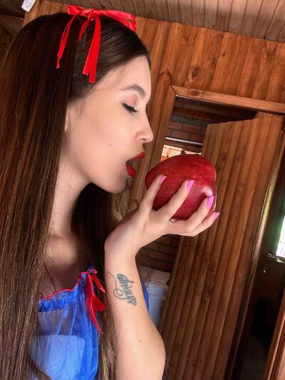 Live sex webcam photo for LeynaBell #290136402