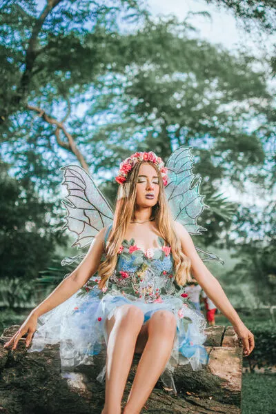 Live sex webcam photo for LilianMendoza #290157639