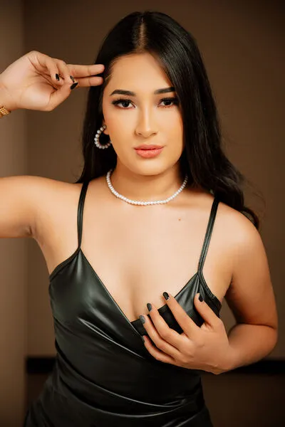 Live sex webcam photo for LilianMendoza #290157698