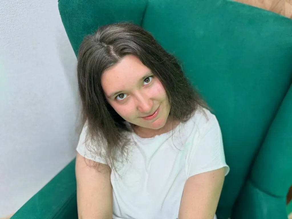 Live sex webcam photo for LillianMacAdam #277949878