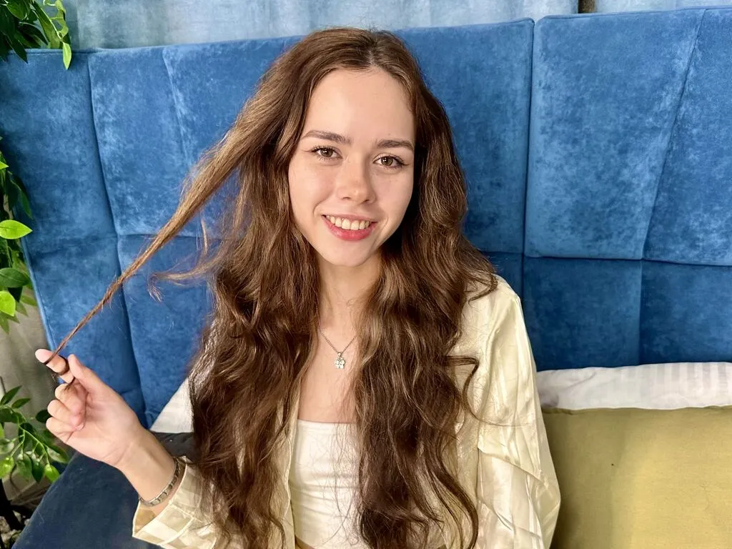 Live sex webcam photo for LillyCoopper #276620839