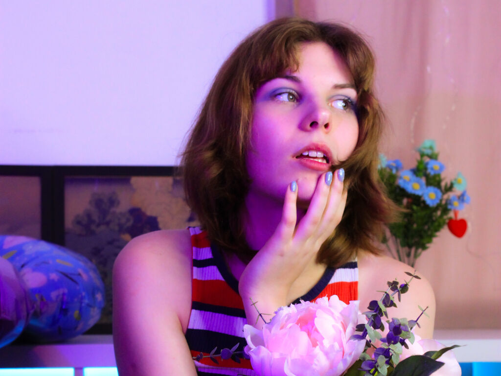 Live sex webcam photo for LiluJacobs #276583824