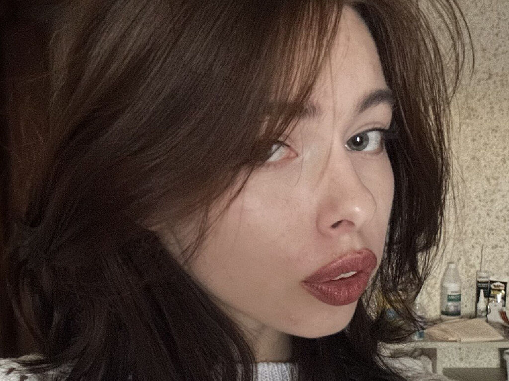 Live sex webcam photo for LilyBroke #276514139