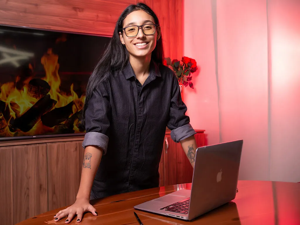 Live sex webcam photo for LilyCortez #276159977