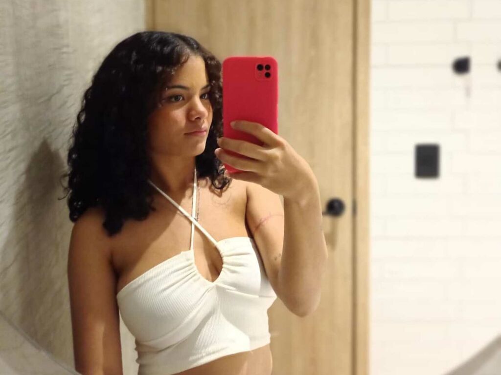 Live sex webcam photo for LilyWalk #277573482