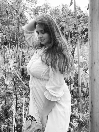 Live sex webcam photo for LindaPotter #290121611