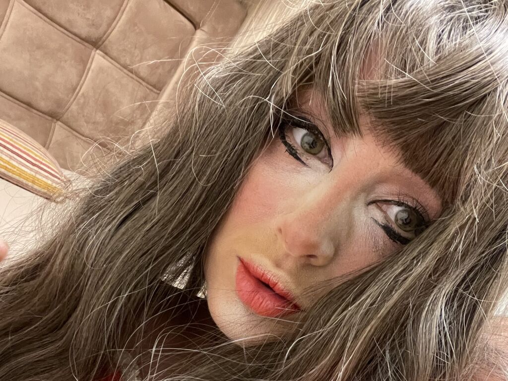 Live sex webcam photo for LindseyPelas #276502470