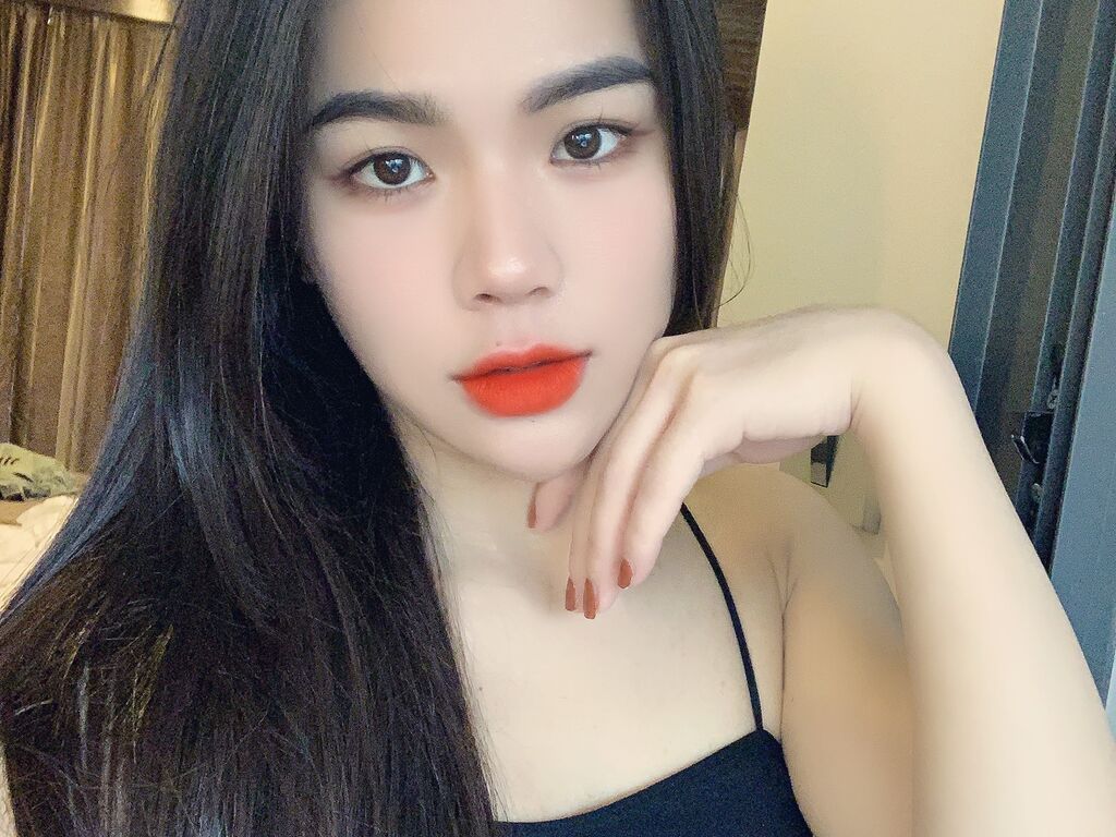 Live sex webcam photo for LitaPaul #275878495