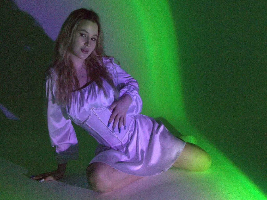 Live sex webcam photo for LizFairy #276661281