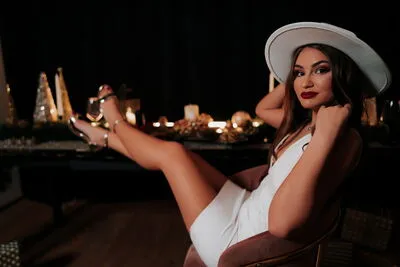 Live sex webcam photo for LizzieGrey #290192512