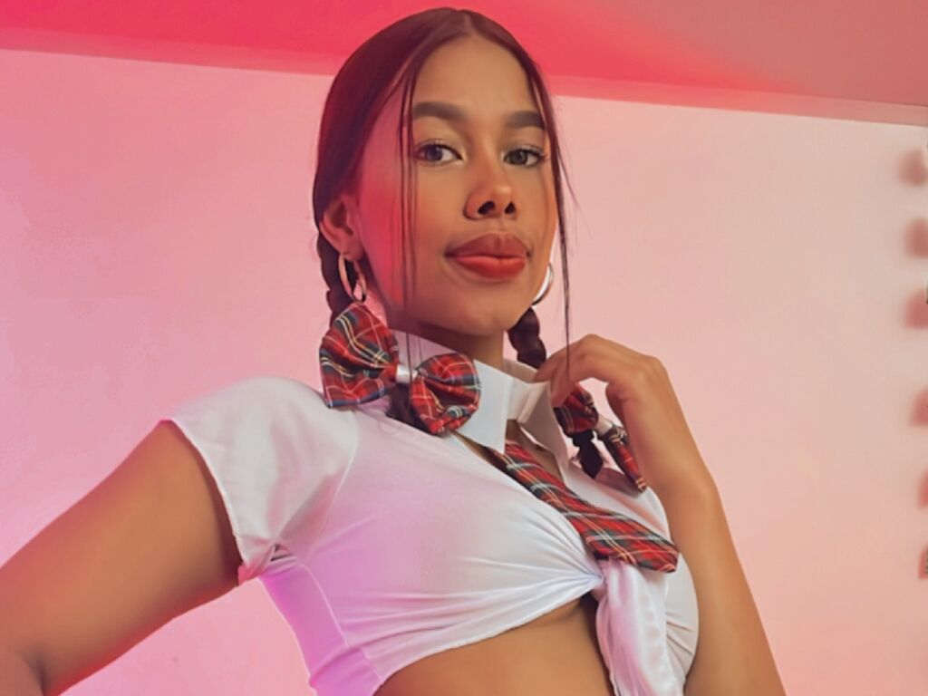 Live sex webcam photo for LorenaPolo #277134741