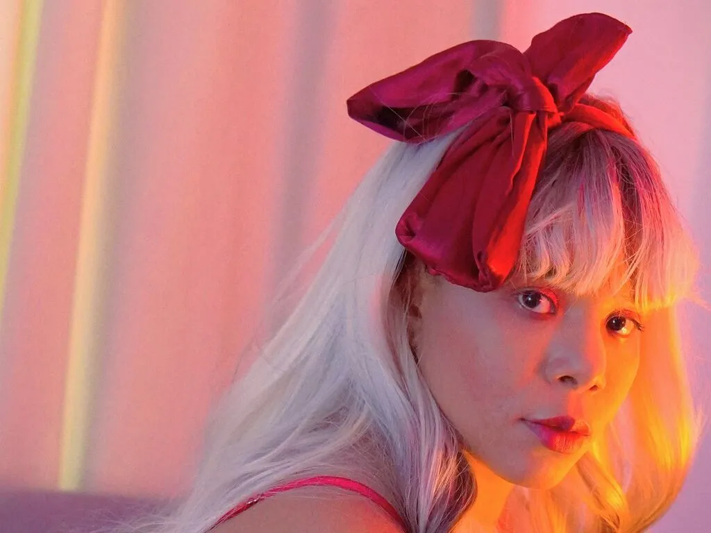 Live sex webcam photo for LorenssWilliams #276351943