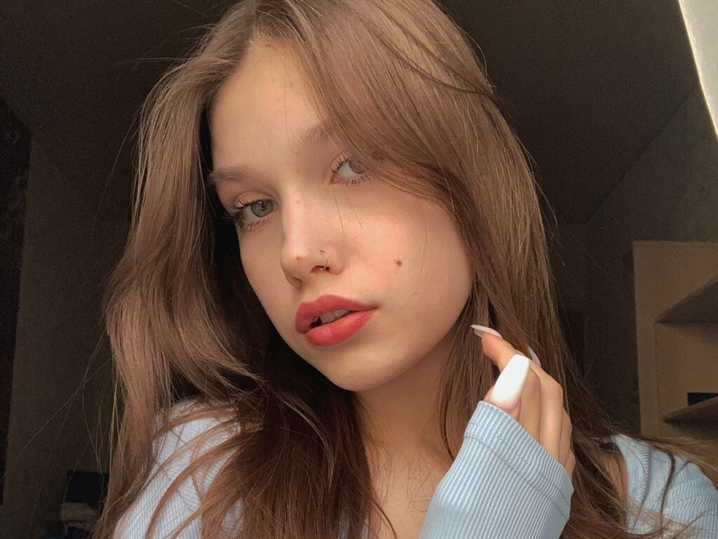 Live sex webcam photo for LoriGomez #277610905