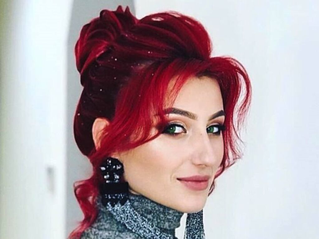 Live sex webcam photo for LuccyLi #277868455