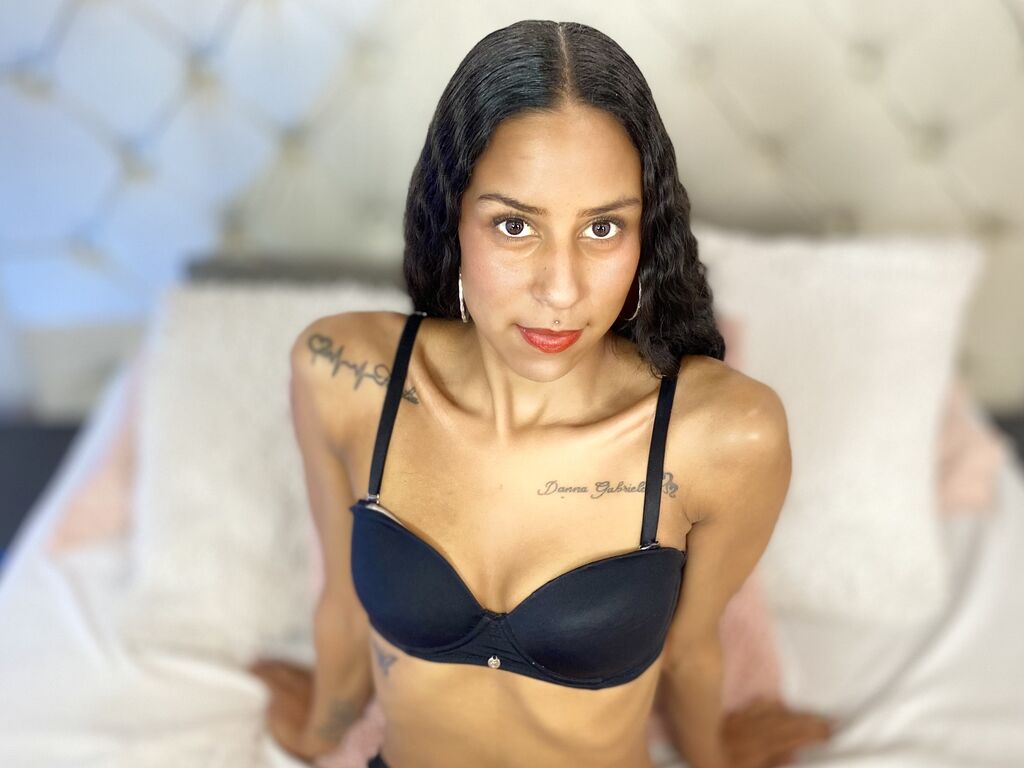 Live sex webcam photo for LuciNova #277256665