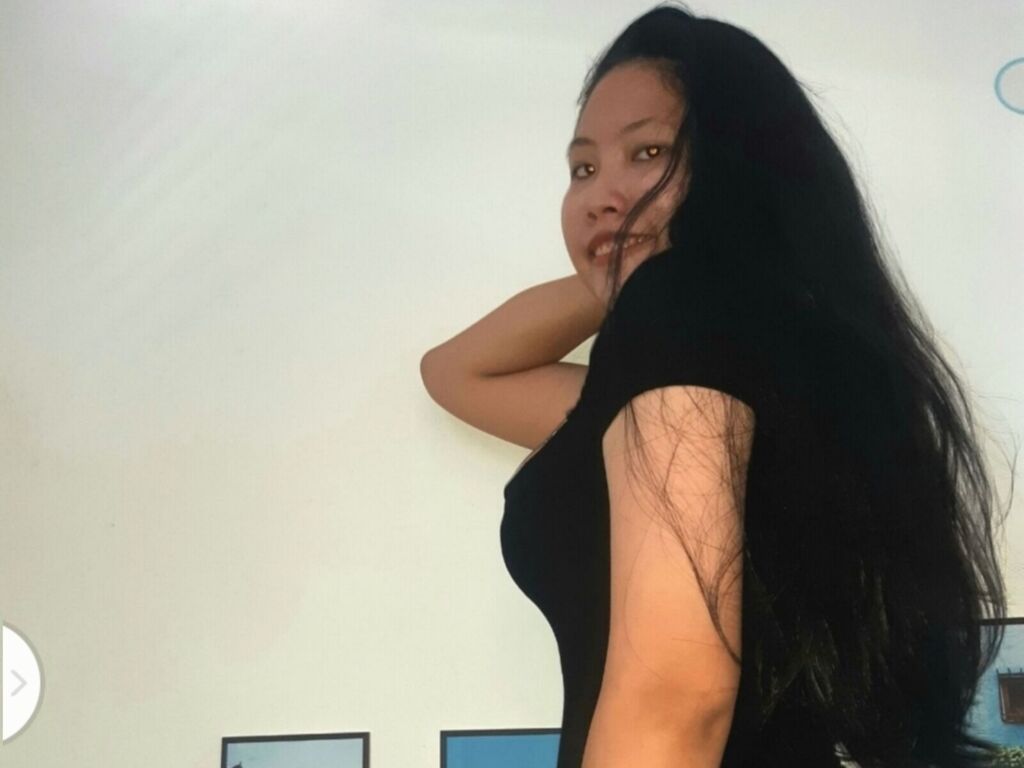 Live sex webcam photo for LucyBrian #276157232