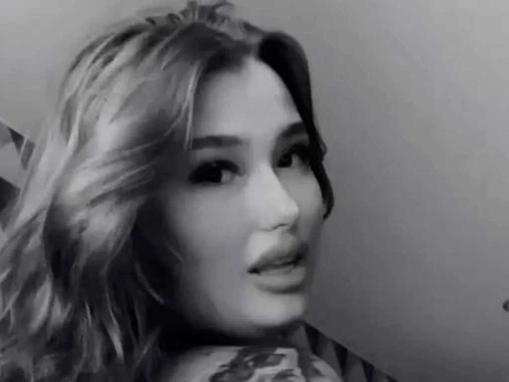 Live sex webcam photo for LucyBridgete #276842780