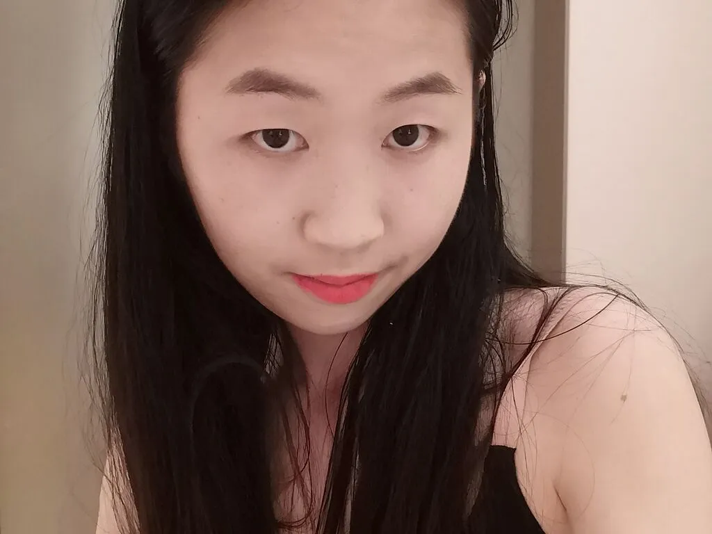 Live sex webcam photo for LucyJan #276309131