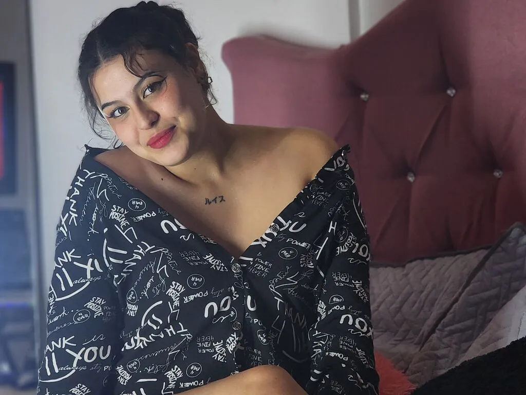 Live sex webcam photo for LuisaQuintero #278178063