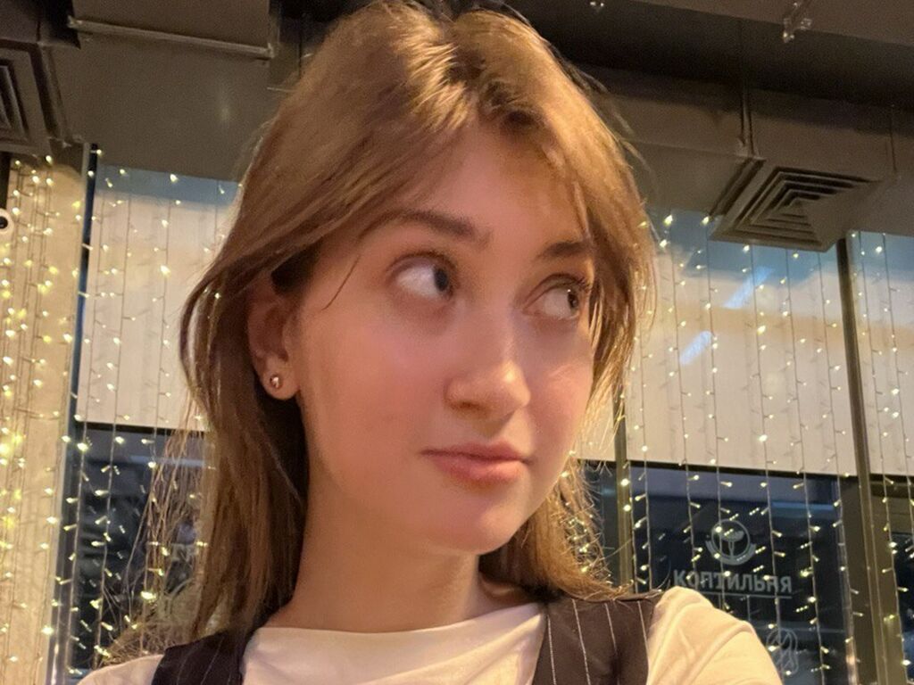 Live sex webcam photo for LynnaCantrill #278112619