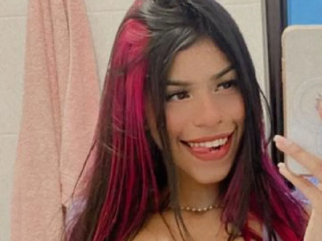 Live sex webcam photo for MaddisonBaldwin #276589303