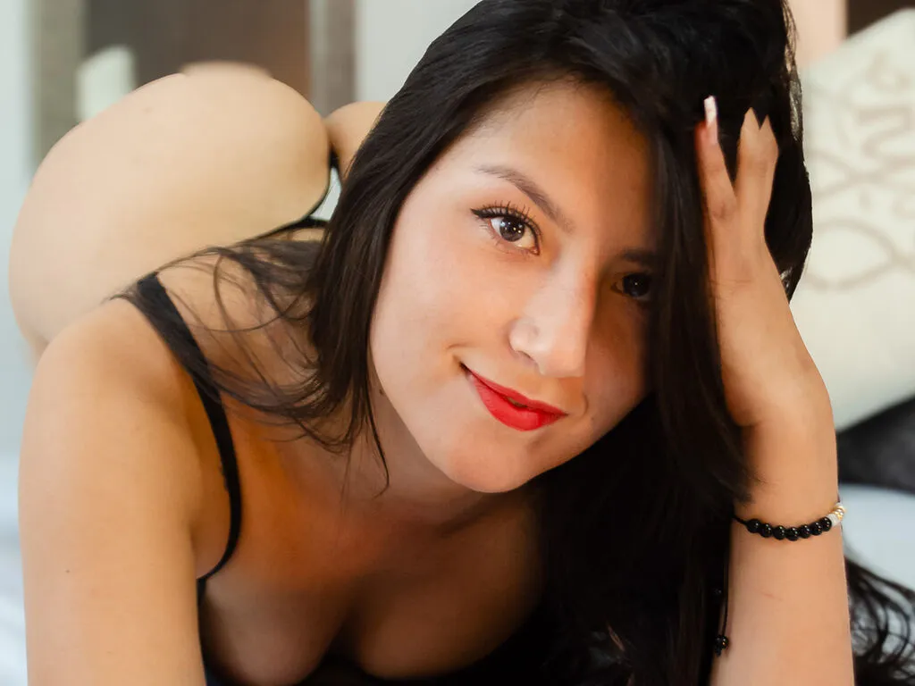 Live sex webcam photo for MaddyTorres #277263528