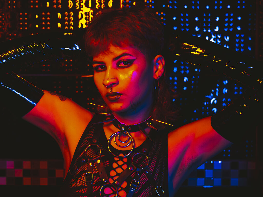 Live sex webcam photo for MadelineDaville #276383033