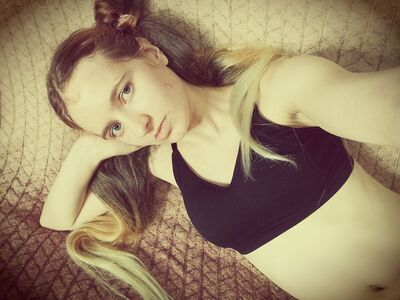 Live sex webcam photo for MagieLee #290119886