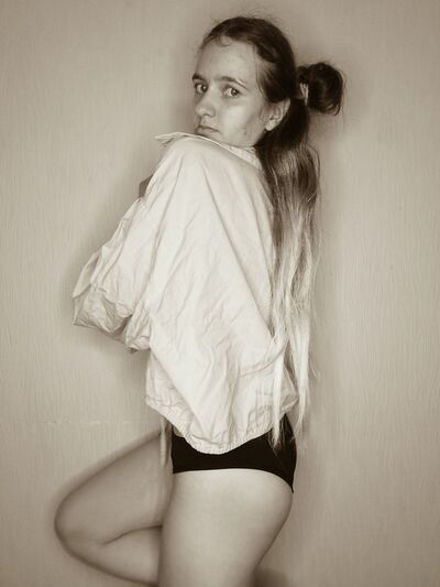 Live sex webcam photo for MagieLee #290119887