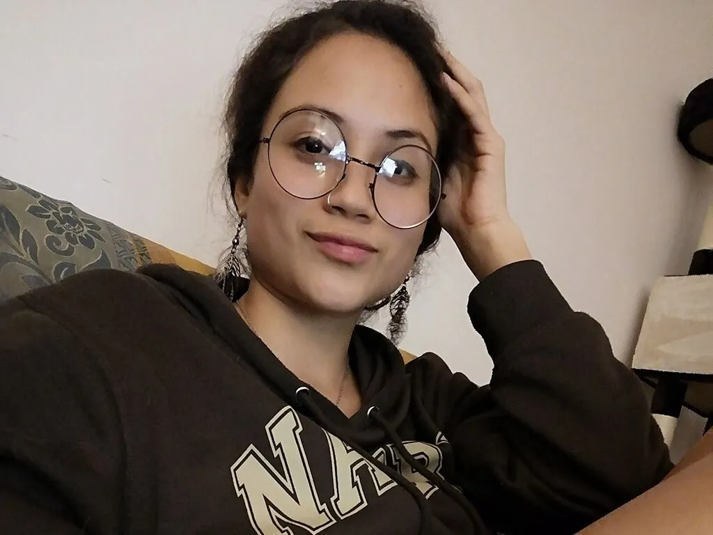 Live sex webcam photo for MargotRabanne #277860694