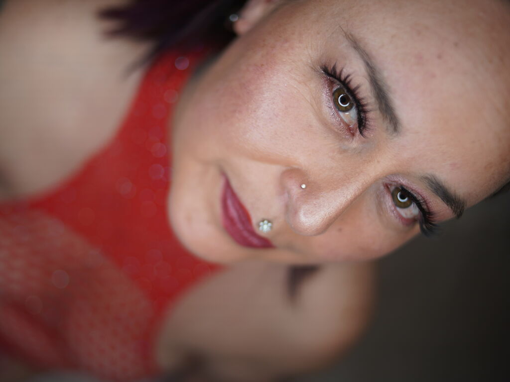 Live sex webcam photo for MariamCarterr #277066836