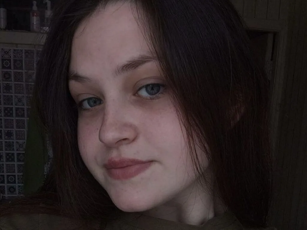 Live sex webcam photo for MarianCoyner