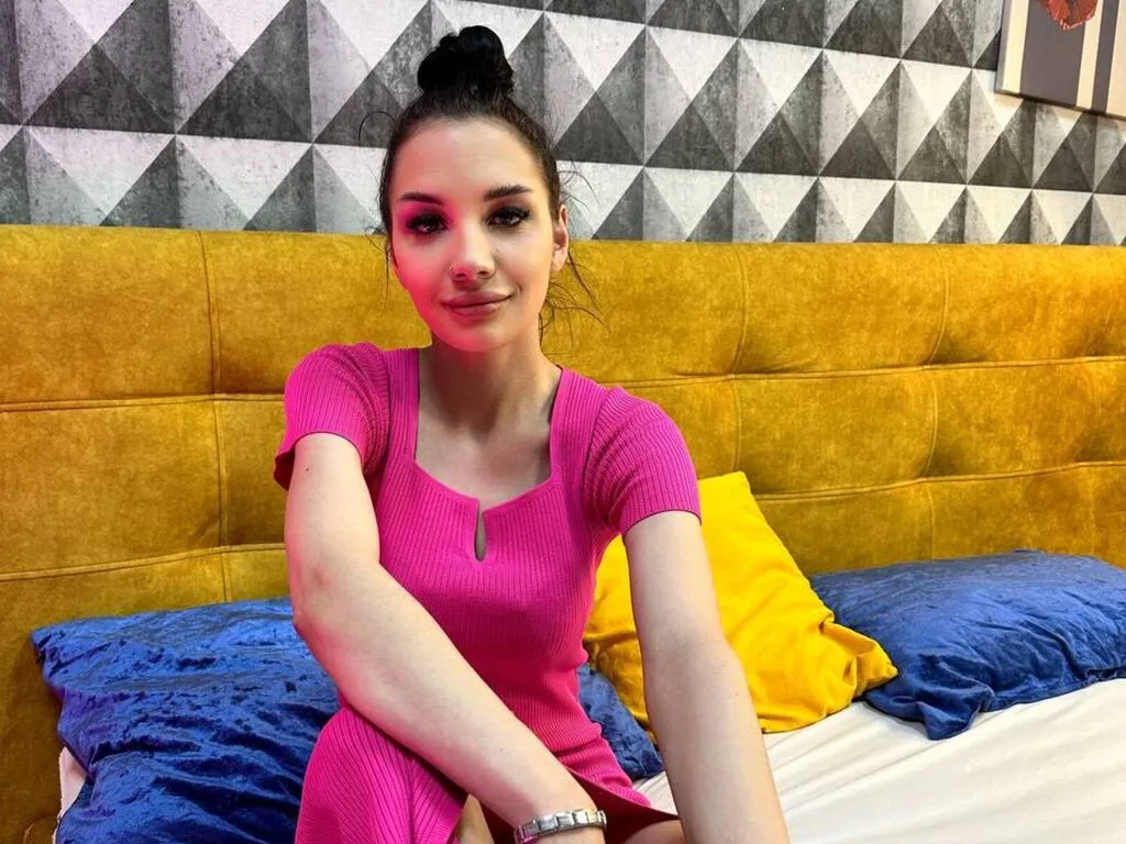 Live sex webcam photo for MarieBeverly #278074218