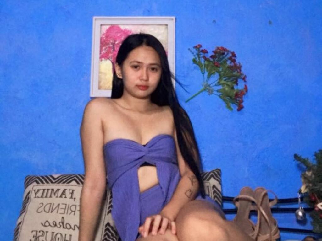 Live sex webcam photo for MarieTuazon #276814529