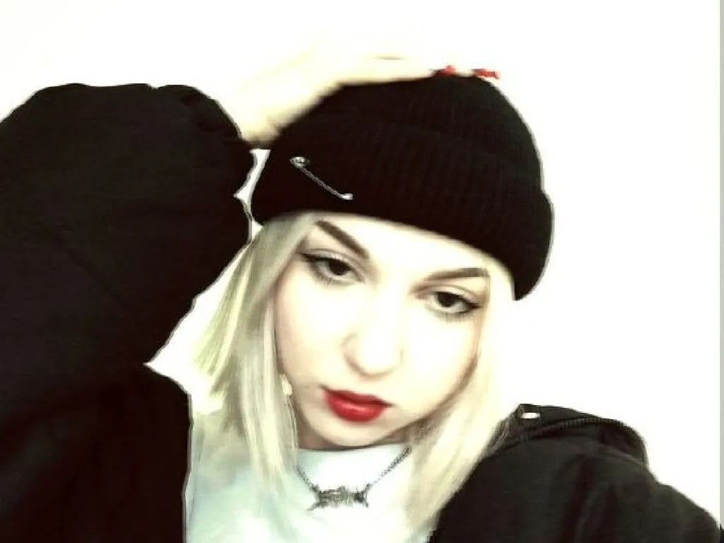 Live sex webcam photo for MarryJonnes #276550560