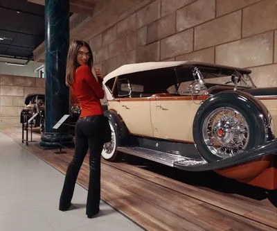 Live sex webcam photo for MathildaLian #290168037