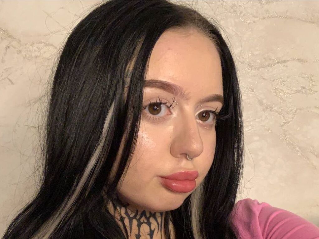 Live sex webcam photo for MayMatter #278020758