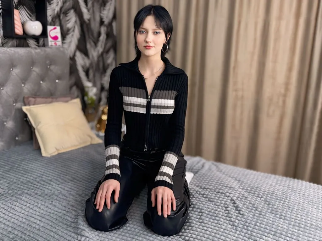 Live sex webcam photo for MayuriShina #278029469