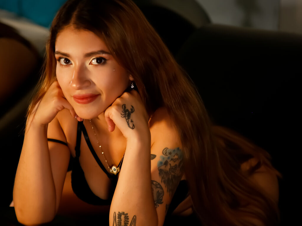 Live sex webcam photo for MeganRisso #276922210