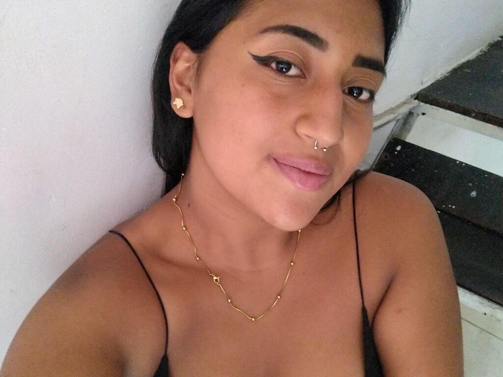 Live sex webcam photo for MelanieLogg #277523606