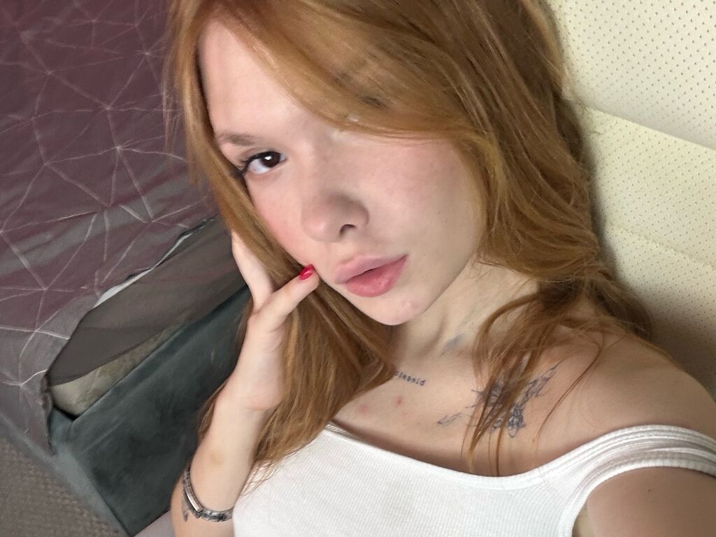 Live sex webcam photo for MelissaAlba #276767889