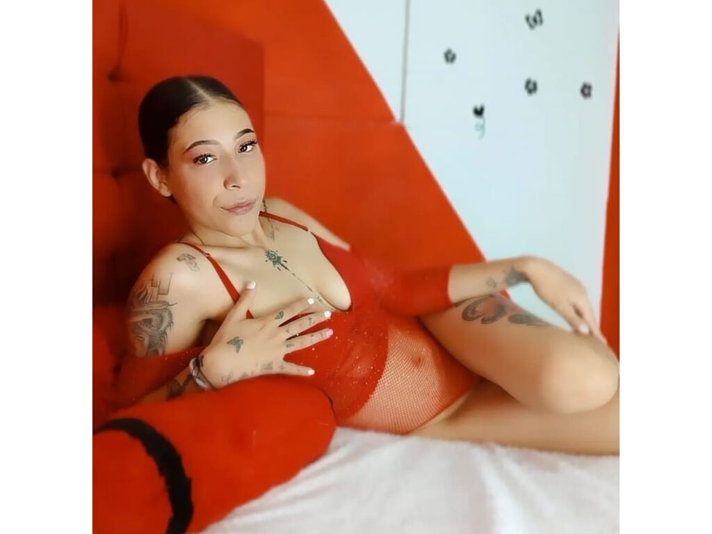 Live sex webcam photo for MelodySwit #278077472