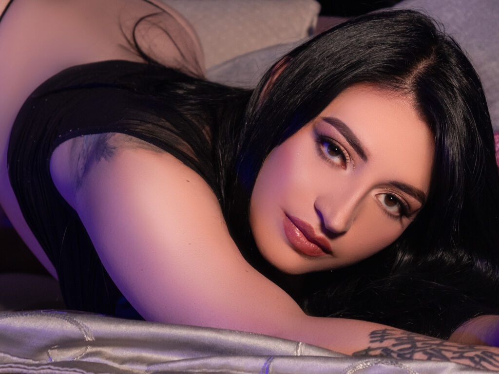 Live sex webcam photo for MilaaMonrow #277542647